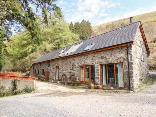 Mawddwy House | Exceptional Family-Friendly Stay at Ysgubor Craig Y Gronfa