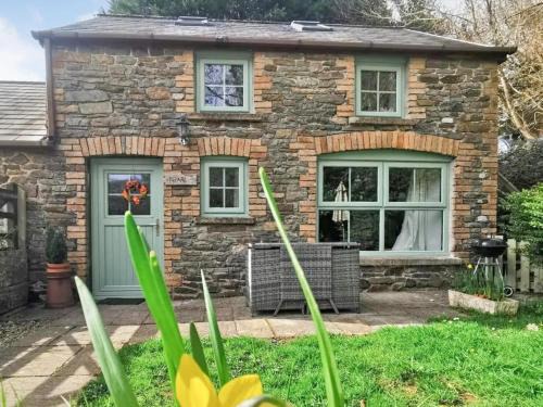 Llannon House | Discover Ystabl: A 4-Star Retreat for Families and Pets