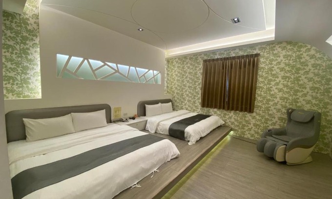 Nantun District Hotel | Yuan Chyau Motel: Pet-Friendly Retreat with Breakfast Included