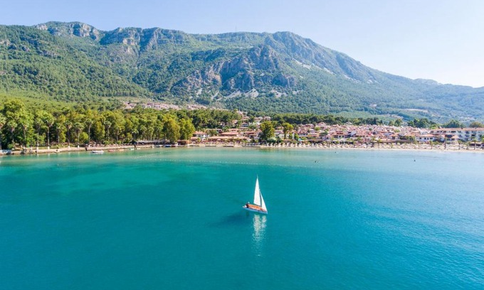 Akyaka City Center Hotel | Oceanfront Bliss at Yucelen Hotel - Rated 9/10