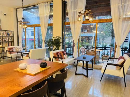 Hailuogou House | Yueshanju Homestay