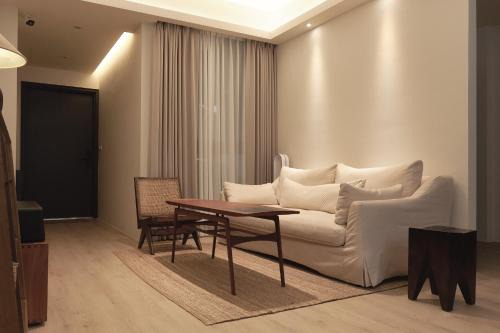 Jiaoxi House | Discover Yueshe House: Guest Rated 10/10 with Hot Tub