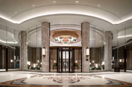Yuexiu Hotel | Discover Yuexiu Hotel Guangzhou: Premier Stay with Pool Access