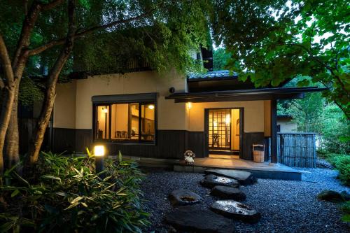 Yufuin Onsen Hotel | Family-Friendly Getaway at Yufuin Yufusaryo with Hot Tub