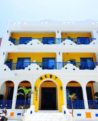 Big Beach House | Discover Yujian Kending Tese Homestay with Oceanfront Views