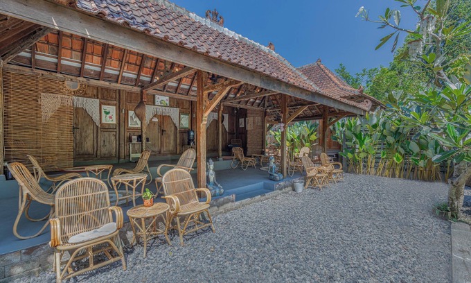 Timbulharjo Villa | Welcoming Yukke Tembi Homestay with Breakfast & Family Kitchen