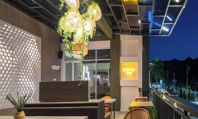 Gorontalo Hotel | Discover Yulia Hotel Managed by HIG: Family-Friendly Stay