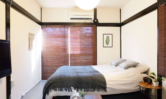 Musashino Apartment | Experience Yumenosha 213: A Cozy Old House Retreat