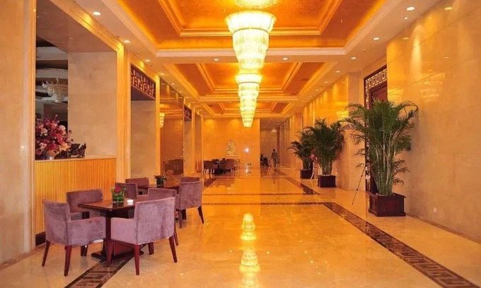 Beidaihe Hotel | Relax at Yun-Jing Sea View Hotel with Pool & Breakfast