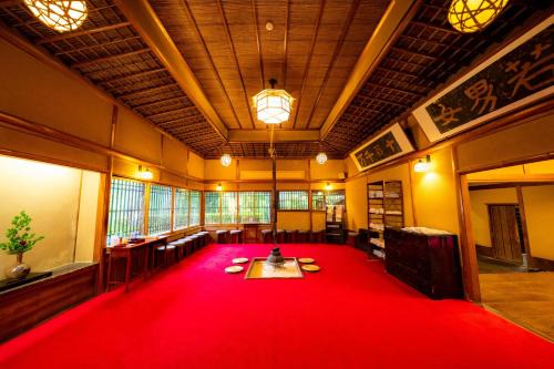 Gero Onsen Hotel | Relax at Yunoshimakan - 5 Star Retreat with Pool & Hot Tub
