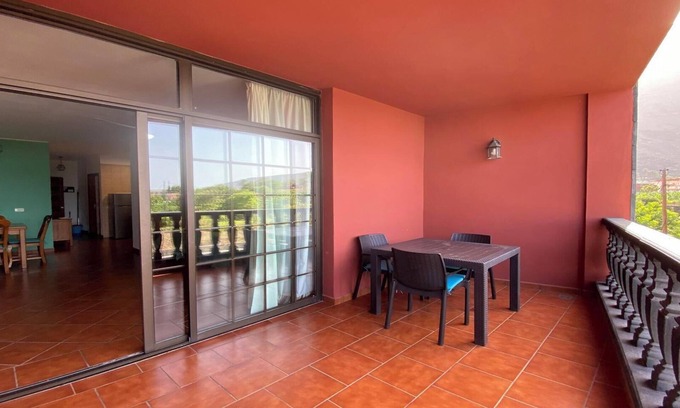 Valle Gran Rey Apartment | Relax in Yuremar La Puntilla Apt 3 with Spa & Breakfast