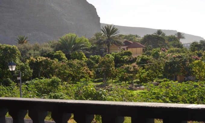 Valle Gran Rey Apartment | Family-Friendly Yuremar La Puntilla Apt 3 - Rated 8.8/10