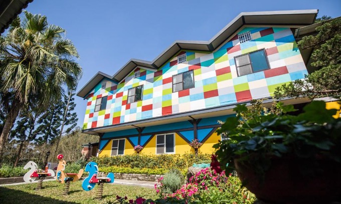 Nanzhuang House | Relax at Yushow Library Villa with Pool and Dining Options