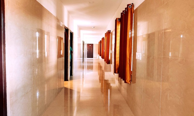 Mysore Cabin | Budget-Friendly Stay at Yuvraj Galaxy Inn with Breakfast