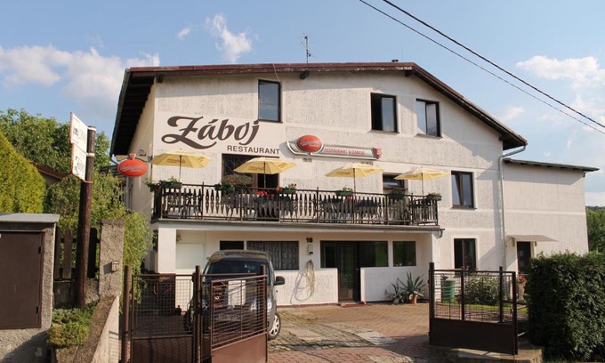 Karlovy Vary House | Family-Friendly Záboj Restaurant with Delicious Breakfast