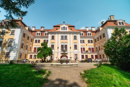 Chlum u Trebone Hotel | Zámek d'Este