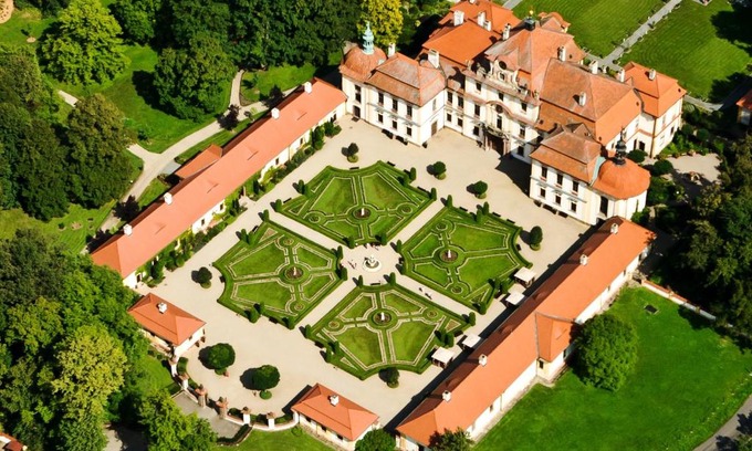 Postupice Apartment | Experience Zámek Jemniště: 4-Star Stay with Breakfast