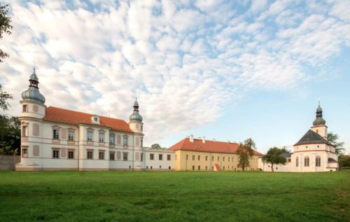 Usti nad Labem Apartment | Pet-Friendly Retreat at Zámek Krásné Březno, Rated 8/10