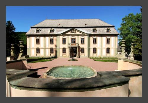 Potstejn Hotel | Elegant Zámek Potštejn: Guest Rated 9/10 & Family Friendly
