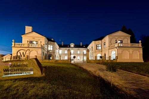 Slavicin Hotel | Experience Zámek Wichterle: 4-Star Hotel & Beer Spa Retreat