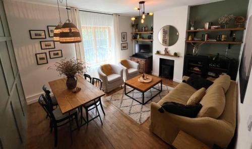 Heviz Apartment | Pet-Friendly Zöld Cica Vendégház - Guest Rated 9.9/10