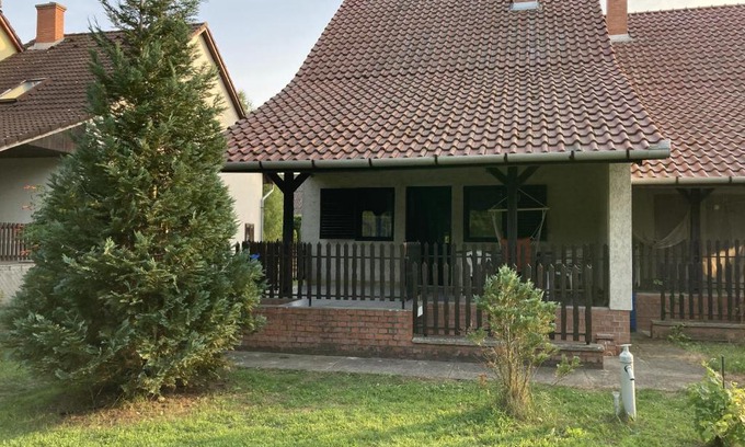Tiszafured Apartment | Inviting Zöldike Vendégház: Guest Rated 9.7 with Restaurant
