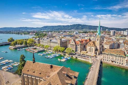 Wipkingen Apartment | Top-Rated Zürich 3-Bedroom Apartment with Rooftop Terrace