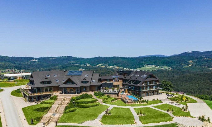 Istebna Apartment | Enjoy Ocean Views at Złoty Groń Resort & Spa, 4-Star Retreat