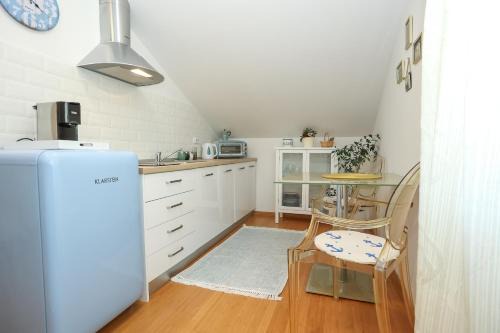 Bozava Apartment | Top-Rated Z&A Studio Apartment with Parking for Families