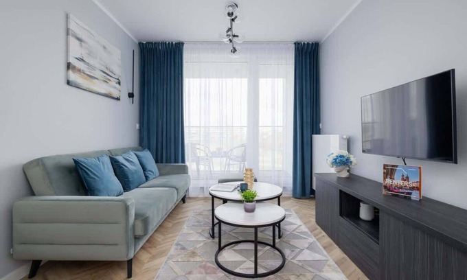 Podgorze Apartment | Modern 1-Bedroom Retreat with Wifi & Balcony in Cracow