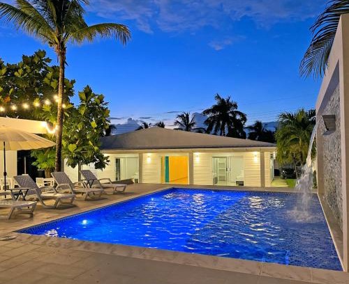 San Andres House | Experience Zaba Beach House with Private Pool & Hot Tub