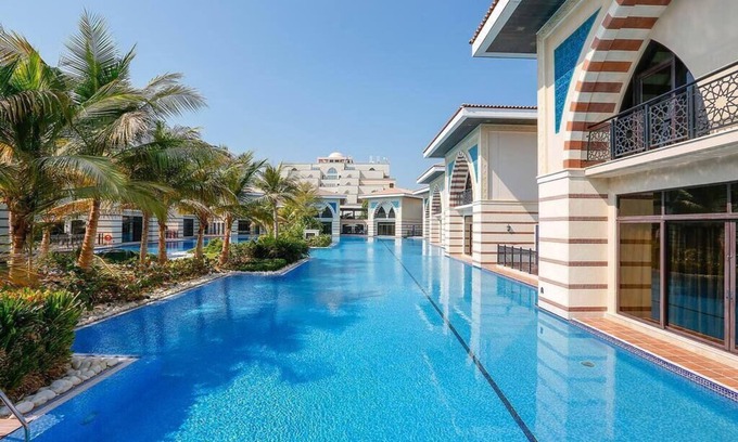 Palm Jumeirah Villa | Indulgent Zabeel Saray Lagoon Villa with Oceanfront Views