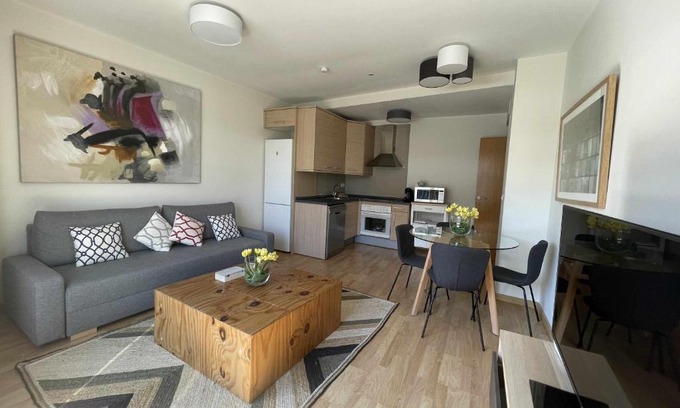 San Pablo Apartment | Discover Zabella Mercado Central: Family-Friendly Escape