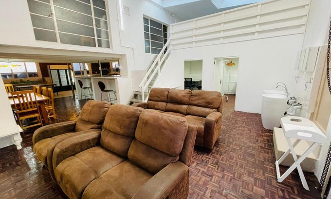 Scottburgh South House | Cozy Zachariah's Vacation Home with Hot Tub & Breakfast