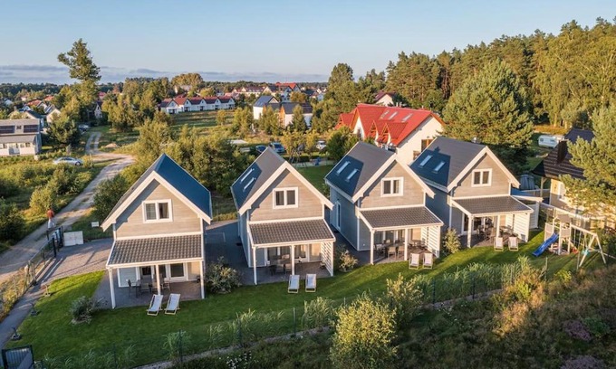 Bialogora House | Discover Zachodni Wiatr - Dom Fok: 4-Star Family Retreat