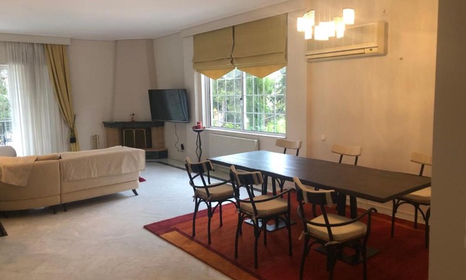 Kifisia Apartment | Pet-Friendly Getaway at Zack's Grande - Rated 9.8 by Guests