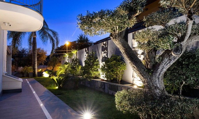 Lavinaio-Monterosso House | Eco-Friendly Zaffiro Lavico Rooms by Etna's Nature & Sea