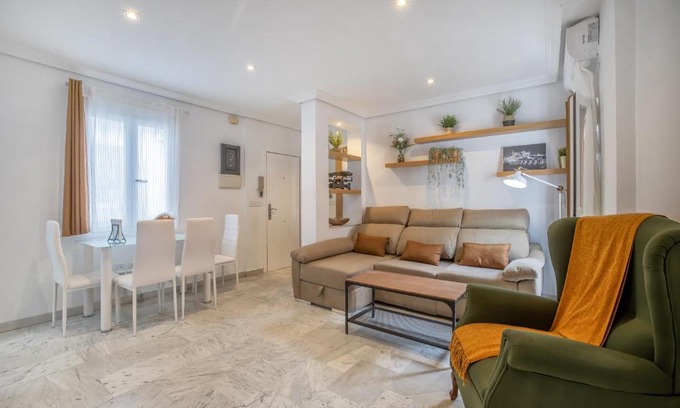 La Trinidad-San Juan y Todos los Santos Apartment | Historic Zafiro Apartment with Parking for Family Stays