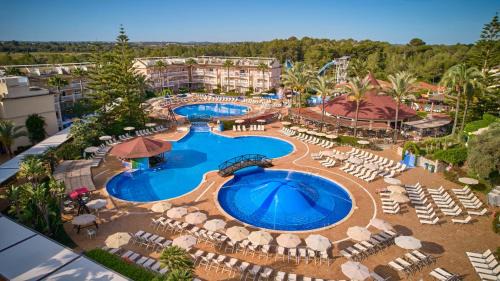 Can Picafort Apartment | Elegant Zafiro Can Picafort with Oceanfront Pool & Spa