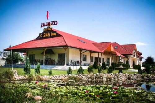 gmina Czarnocin Hotel | Cozy Zajazd Bachus: Family-Friendly with Restaurant & Fireplace