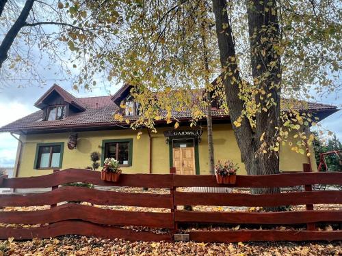 Wywłoczka Hotel | Pet-Friendly Zajazd Gajówka with Oceanfront Dining