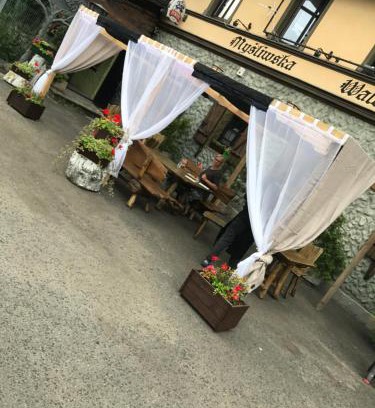 Walidrogi Hotel | Discover Zajazd Myśliwska: Pet-Friendly with Breakfast & More