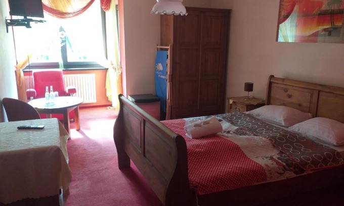 Rabka Hotel | Experience Comfort at Zajazd pod Chmurką with Ocean Views