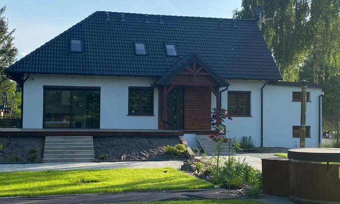 Nowe Guty Apartment | Guest Rated: Zakątek Śniardwy with Hot Tub and Kitchen