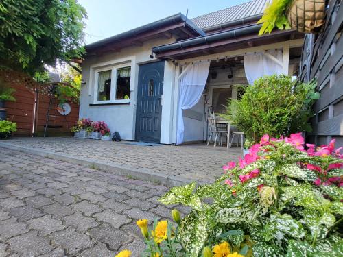 Karsibor Cabin | Scenic Zakątek Żurawi 2: Oceanfront Family Retreat