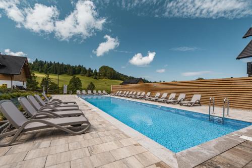 Jaworki Apartment | Explore Zakątek Homole: Oceanfront Retreat with Pool