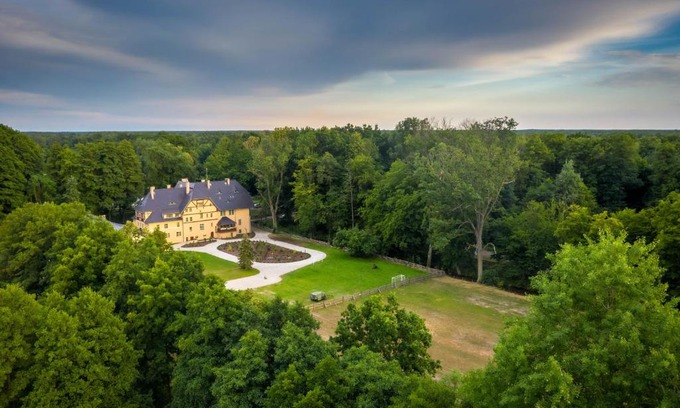Bogacica Hotel | Discover Zamek Bożejów: Oceanfront Retreat with Spa