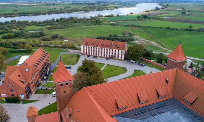 Gniew Resort | Discover Zamek Gniew - Pałac Marysieńki: Oceanfront Paradise