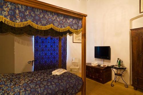 Ostrava Hotel | Elegant Zamek Zabreh: Pet-Friendly with Breakfast Included