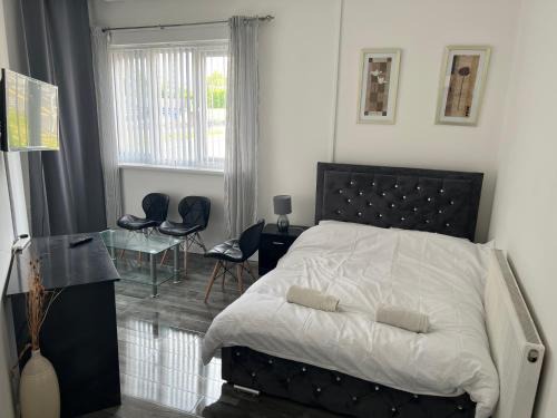 Stoke-on-Trent Hotel | Discover Zams Rooms: A 4-Star Stay Awaits You